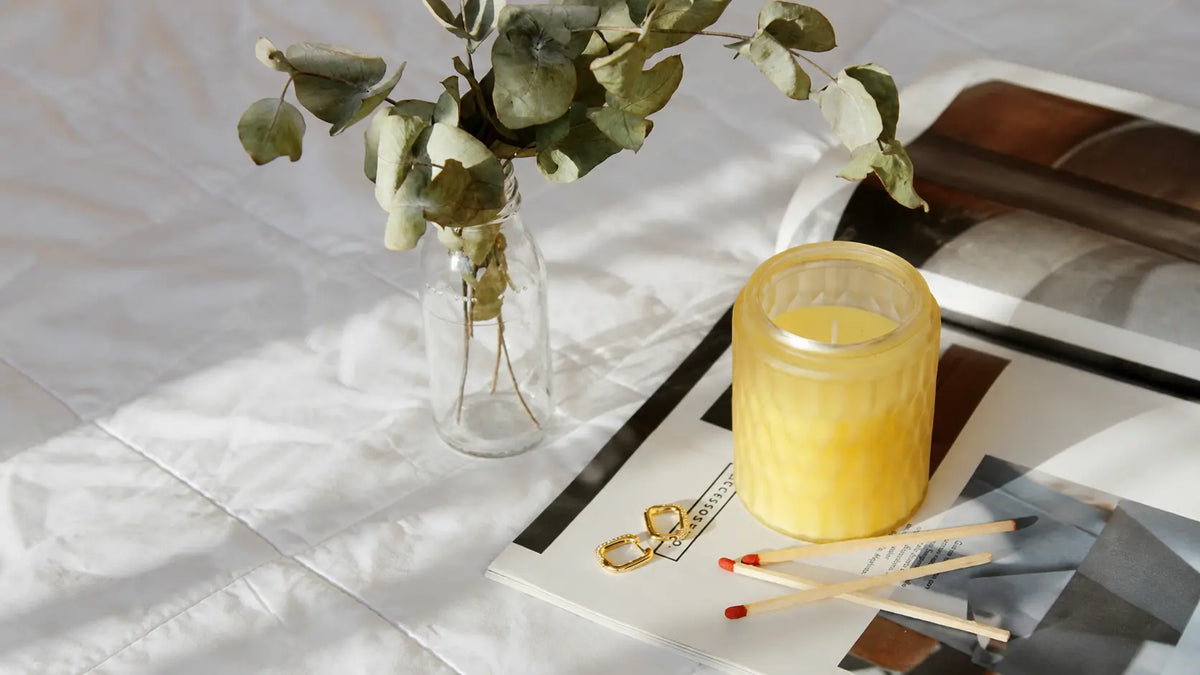 Candle Wax Types Compared — Soy, Paraffin, Beeswax, Coconut