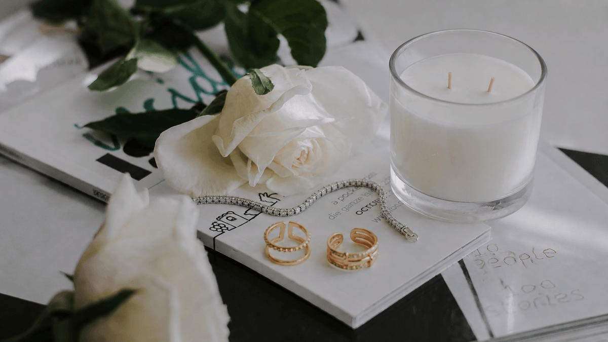 Candles with Jewelry Inside: How They Work, What You Get, and Are They Worth It?